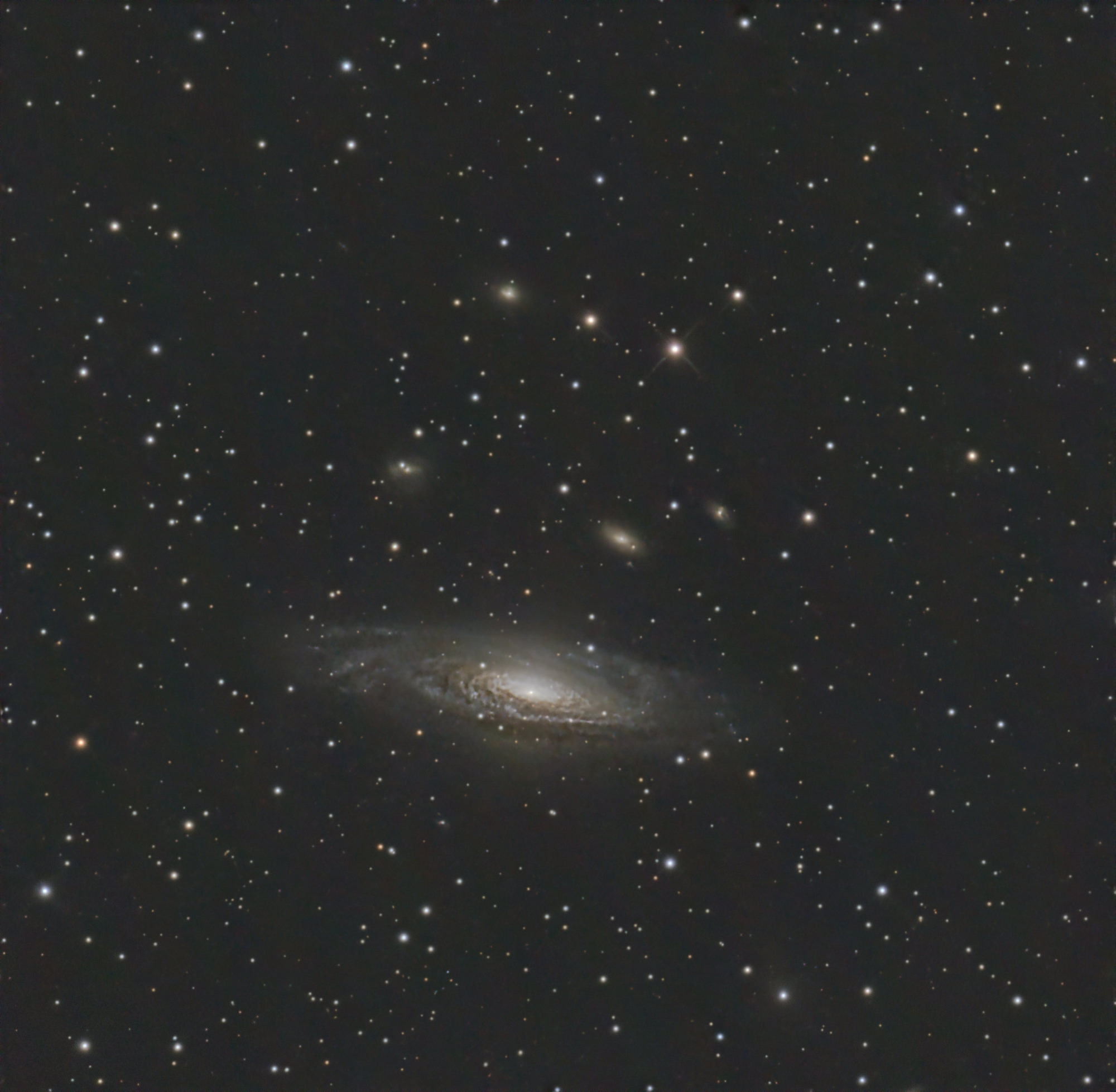NGC 7331 ist eine Spiralgalaxie im Sternbild Pegasus am Nordsternhimmel. Das Objekt wurde am 6. September 1784 von dem deutsch-britischen Astronomen Wilhelm Herschel entdeckt.